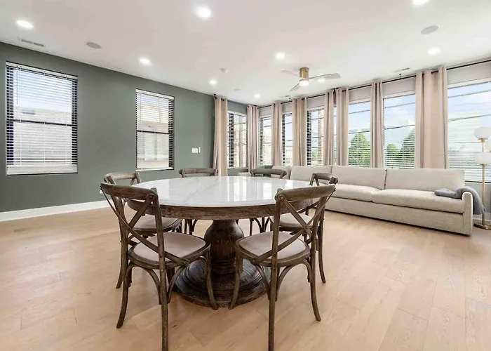 Сasa de vacaciones New Build, Downtown Views, Next To Nch Columbus